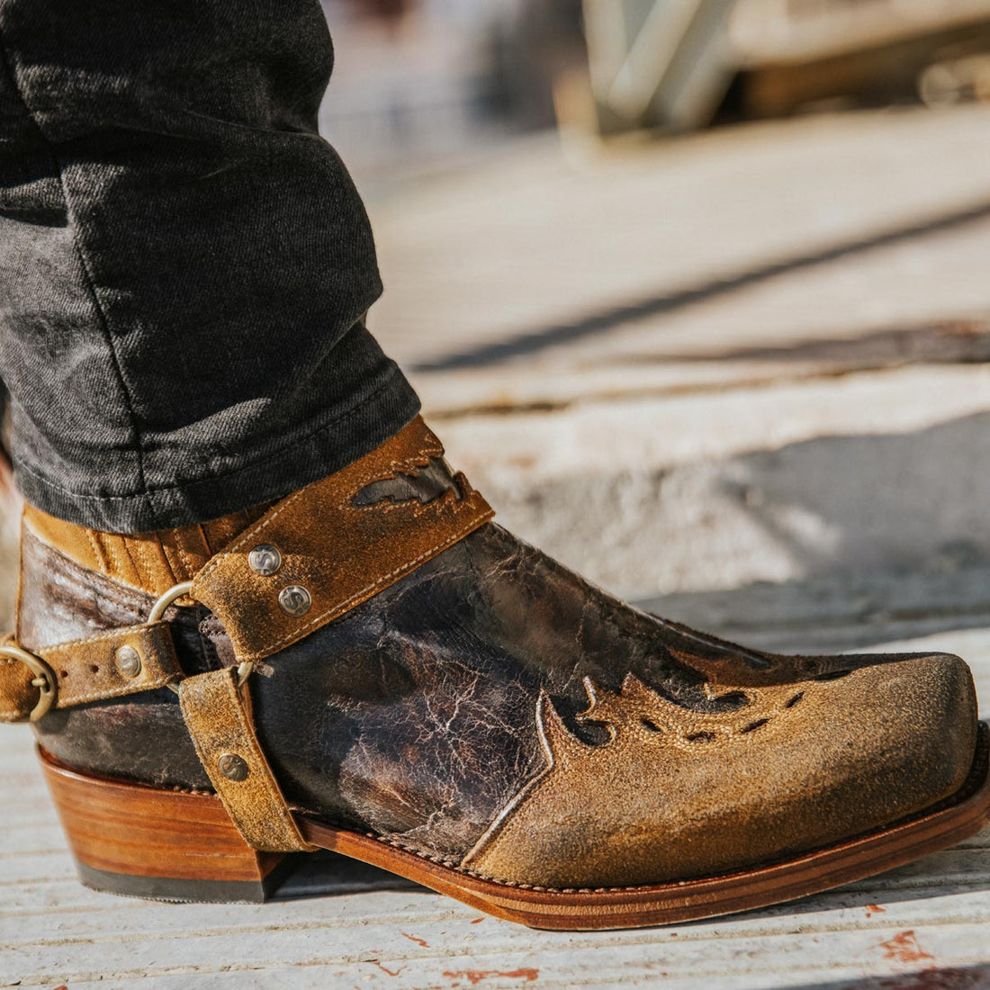 Botas Sendra De Piel Marrón Engrasada Con Bordados - Estilo Western, Sin Cordones, Tacón Recto